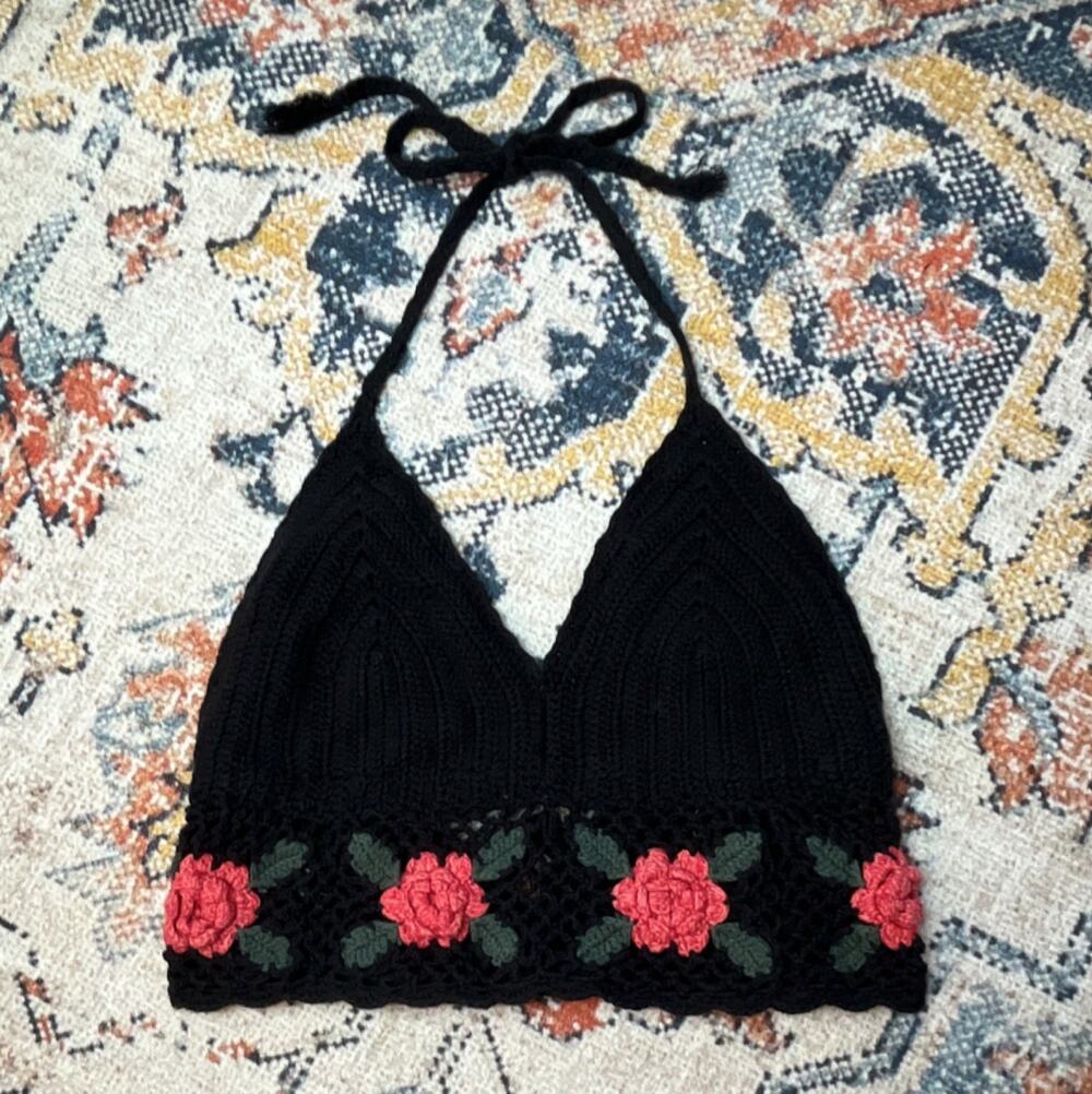 Urban Outfitters Ecote Crochet Halter Rose Floral Trim Tie Closure Size M
